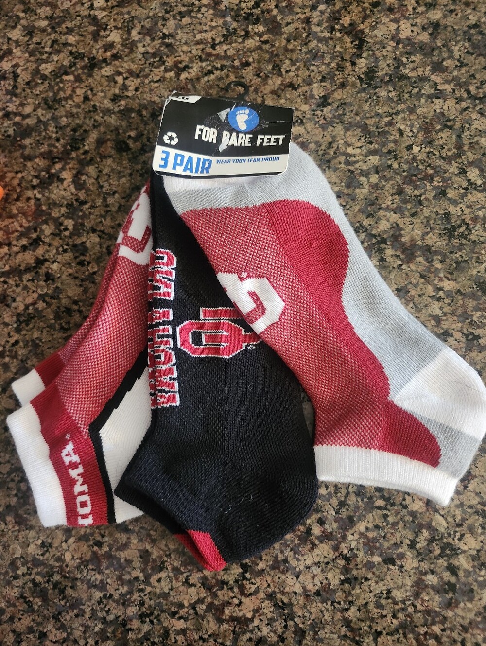 For Bare Feet Oklahoma 3-Pack Low-Cut Socks in Red, Black, White Large